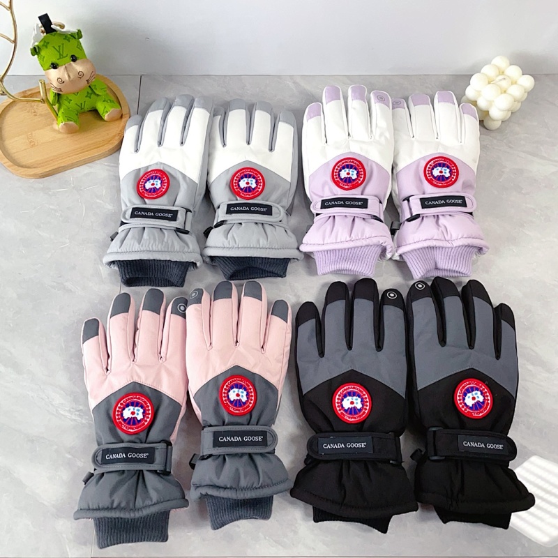 CANADA GOOSE GLOVES