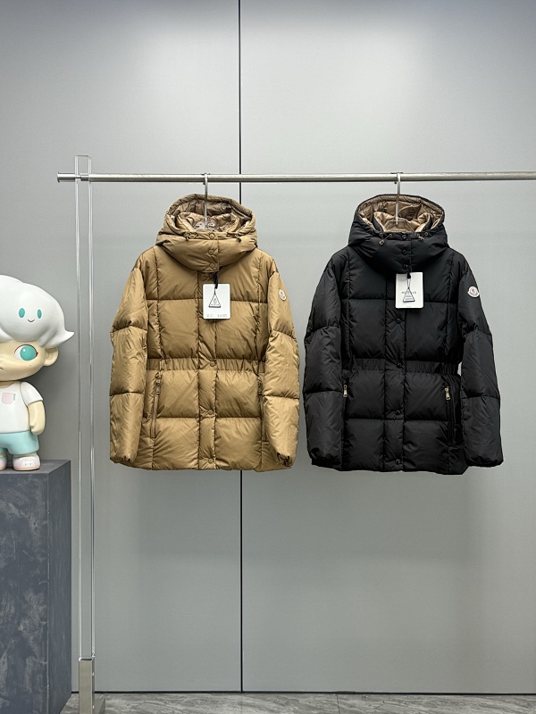 MONCLER PUFFERS (38)