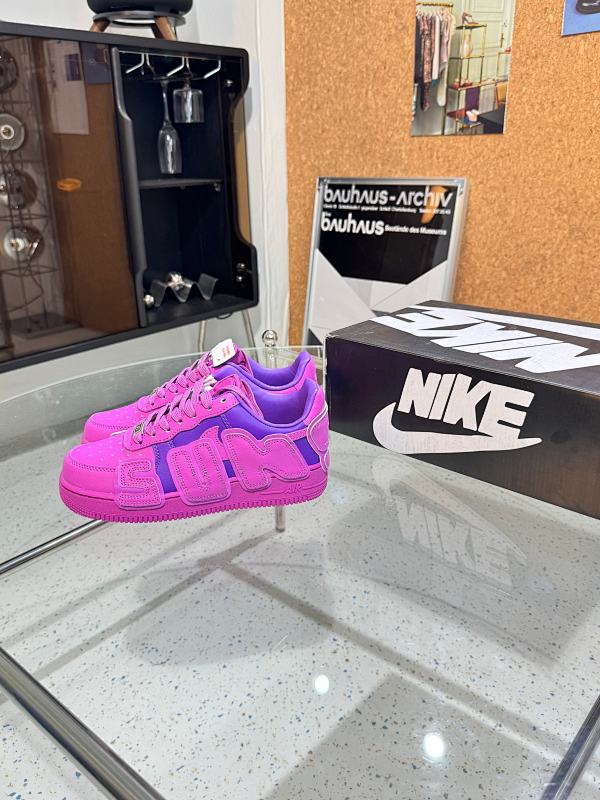 NIKE SNEAKERS