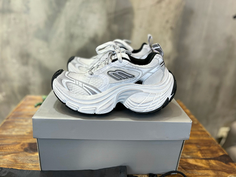 Balenciaga Triple S (20)