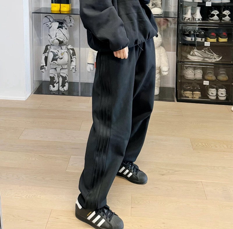 ESSENTIAL SNEAKERS
