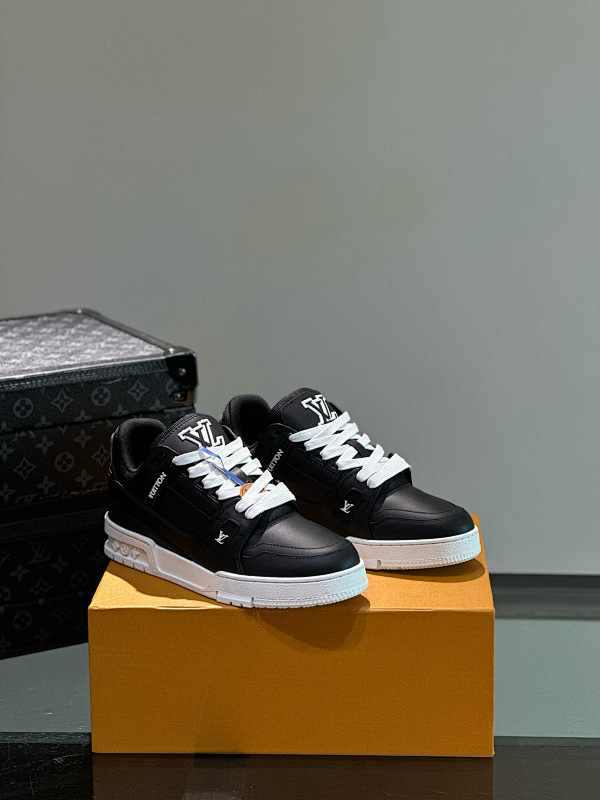 Louis Vuitton Run Away Sneakers (2)