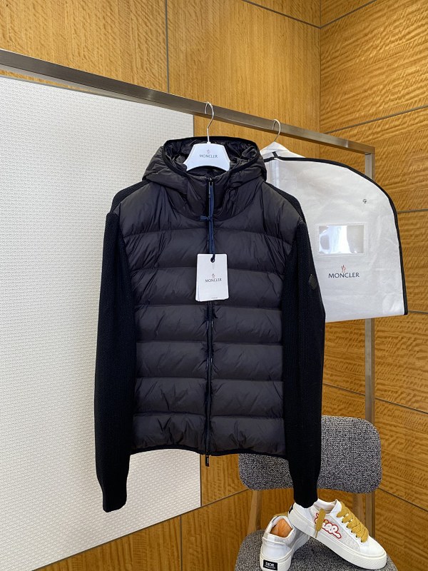 MONCLER PUFFERS (18)