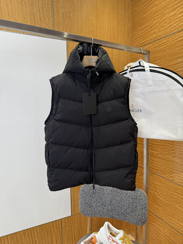MONCLER PUFFERS (58)