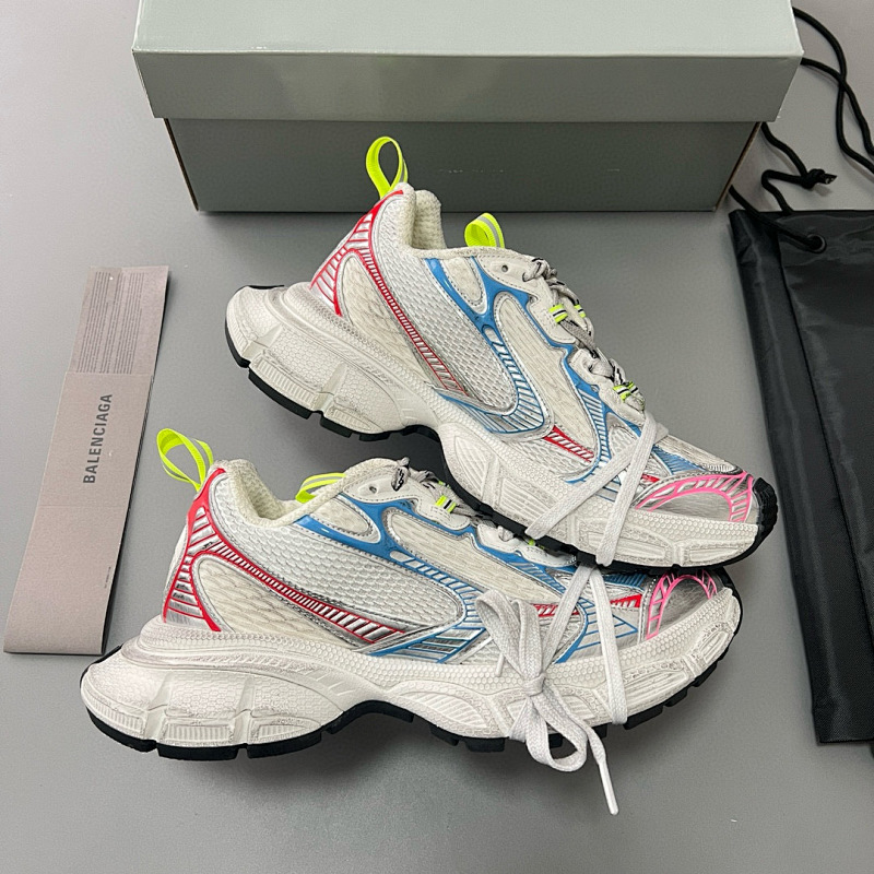 BALENCIAGA Triple S (10)