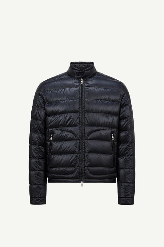MONCLER PUFFERS (217)