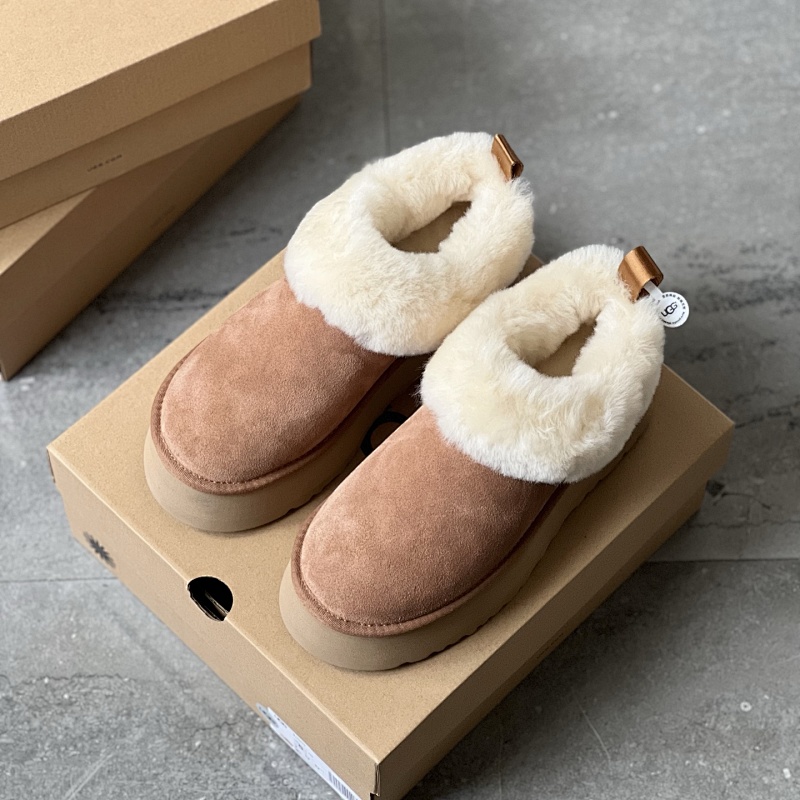 UGG Classic Mini