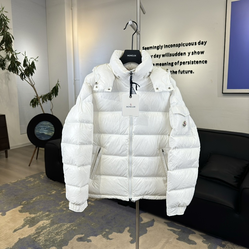 MONCLER PUFFERS (209)