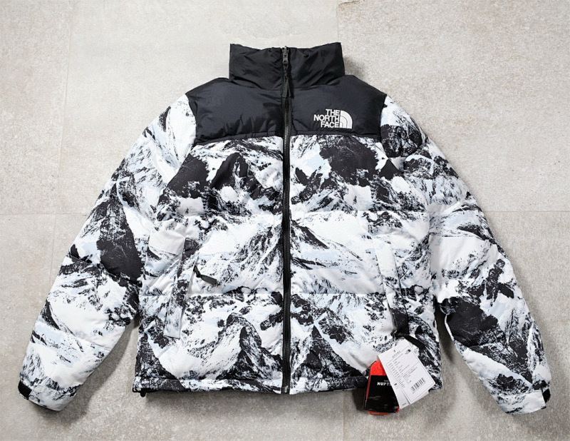 TNF PUFFERS (33)