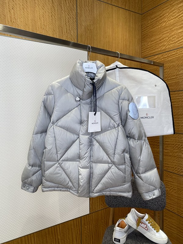 MONCLER PUFFERS (16)