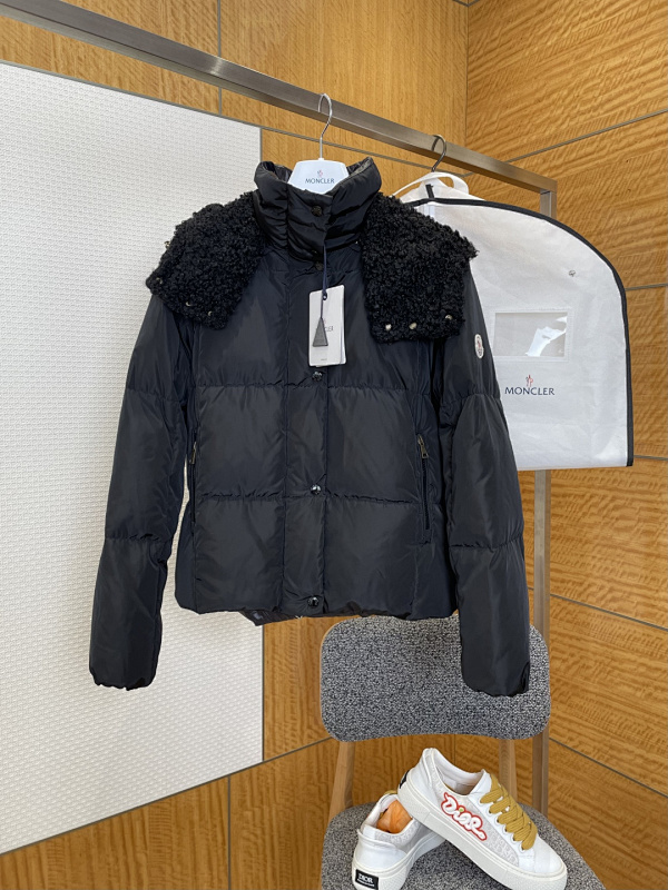 MONCLER PUFFERS (60)