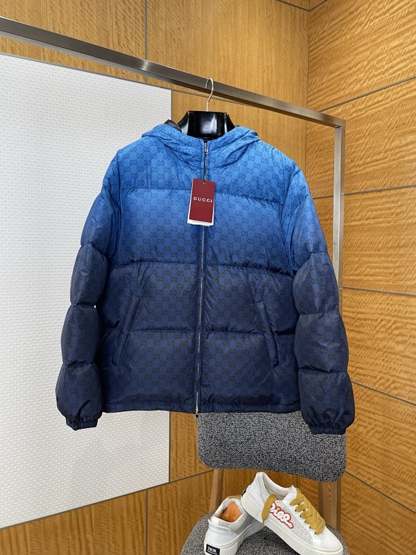 GUCCI PUFFERS (6)