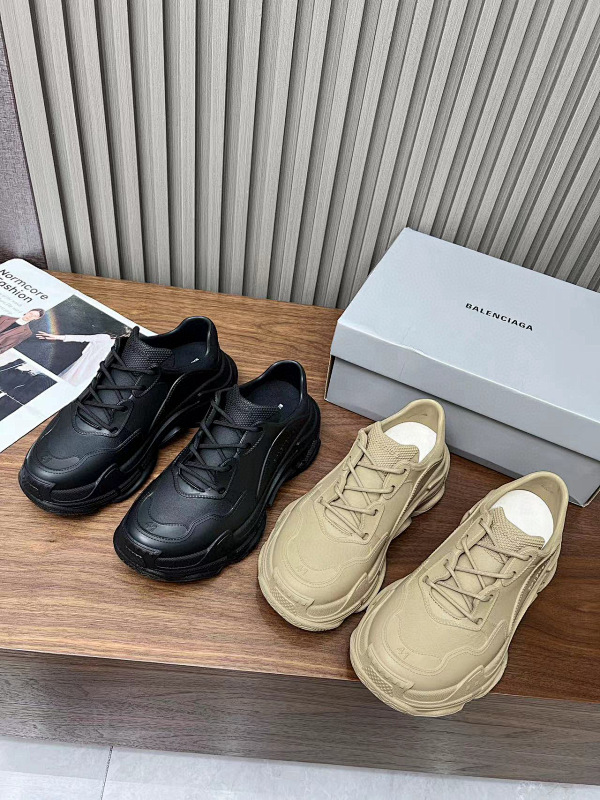BALENCIAGA Triple S (12)