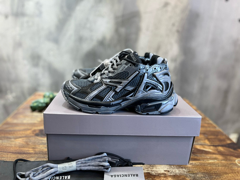 Balenciaga Track Sneakers (42)