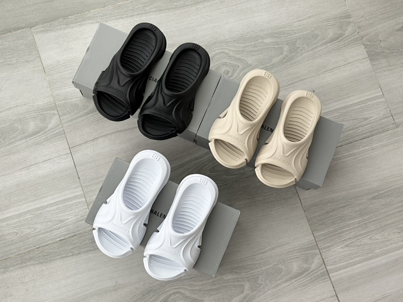 Balenciaga Foam Runner