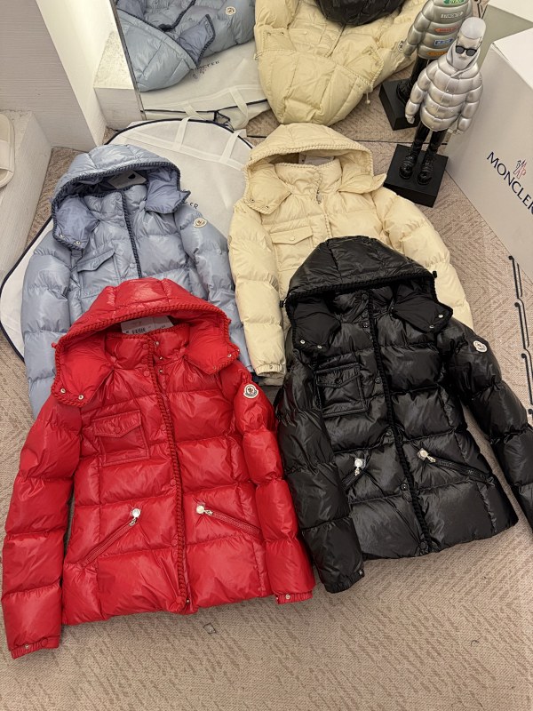 MONCLER PUFFERS (188)