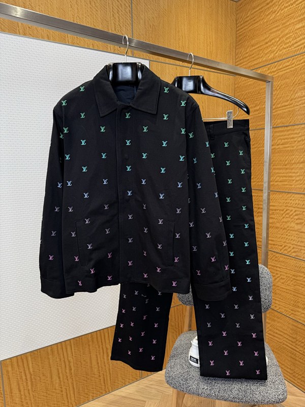 LOUIS VUITTON SETS