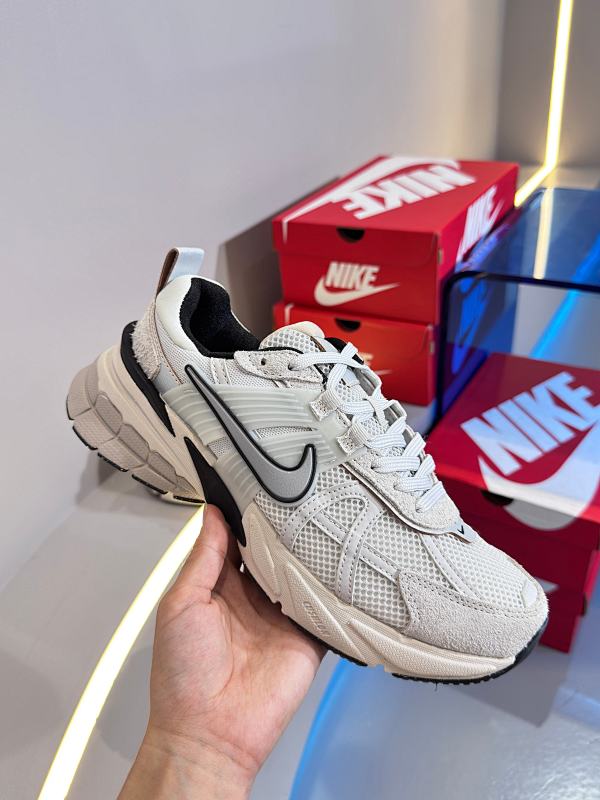 Nike Azura
