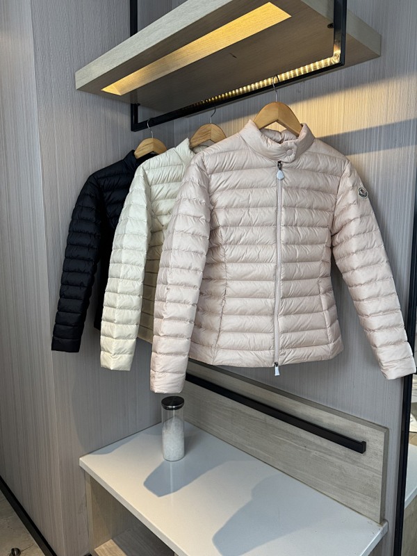 MONCLER PUFFERS (165)