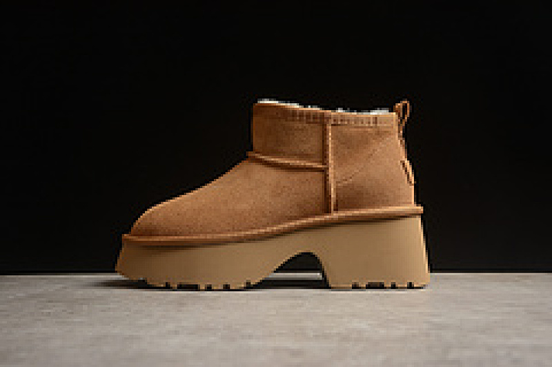 UGG 厚底人鱼雪地靴