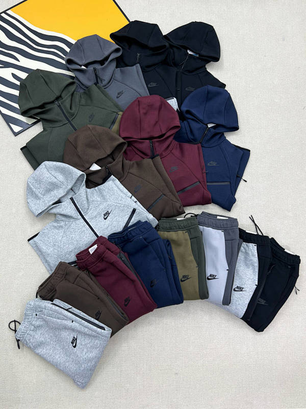 NIKE TRACKSUITS (2)