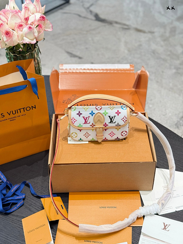 LOUIS VUITTON BAGS (332)