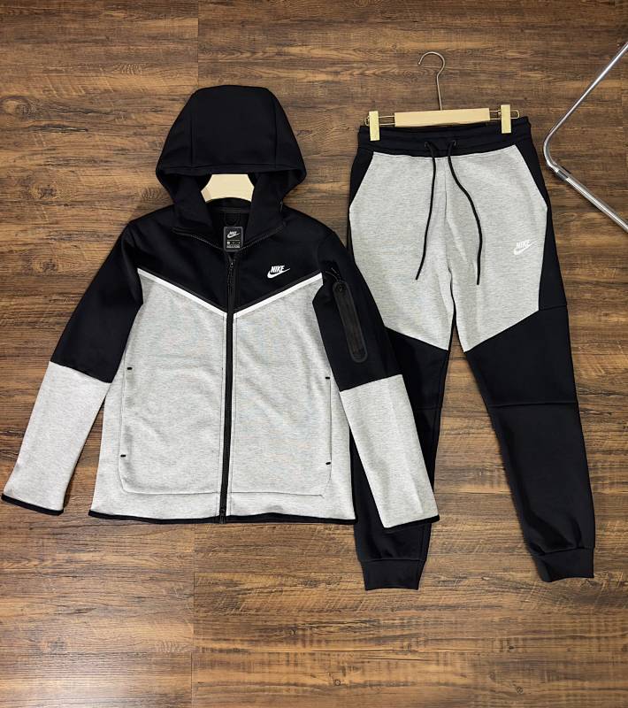 NIKE TRACKSUITS