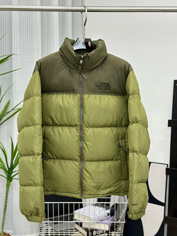 TNF PUFFERS (37)