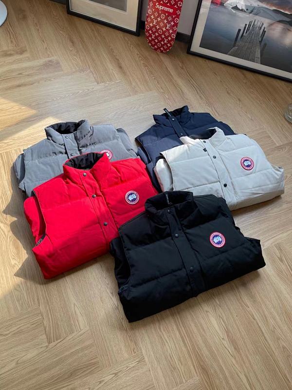 CANADA GOOSE VESTS (19)
