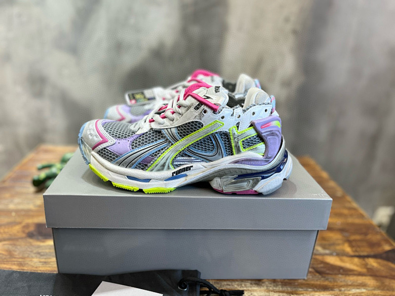 BALENCIAGA SNEAKERS (2)