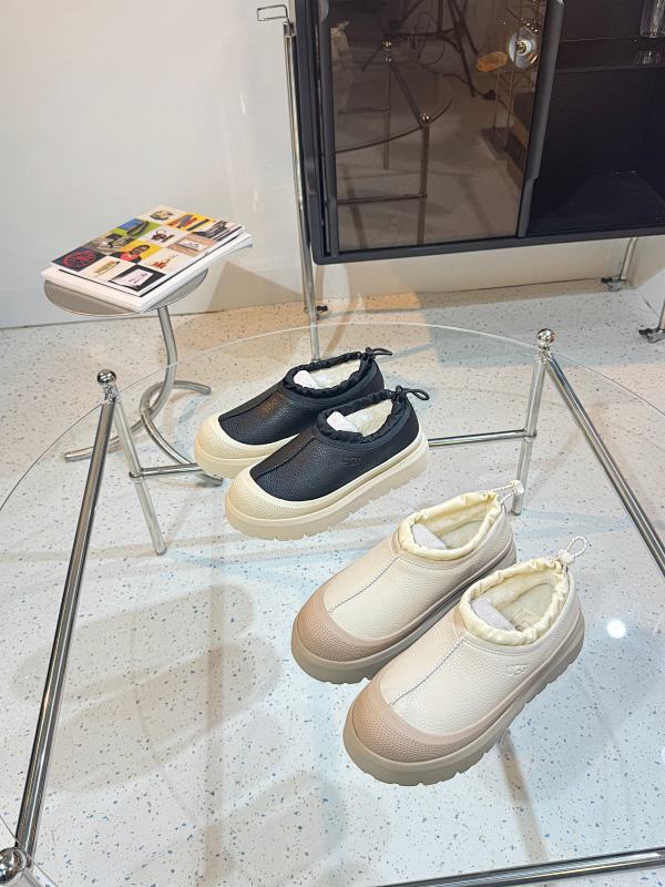 UGG snow boots (4)