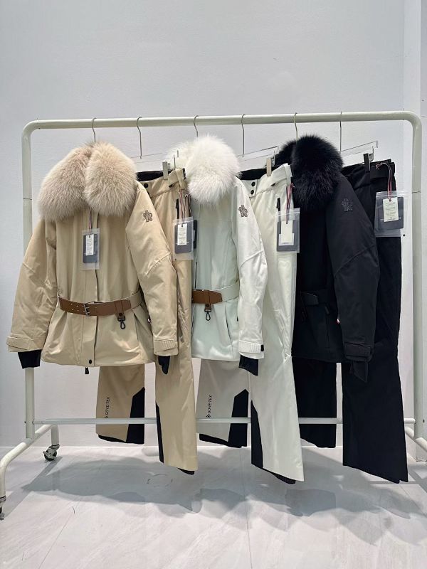 MONCLER PUFFERS (43)