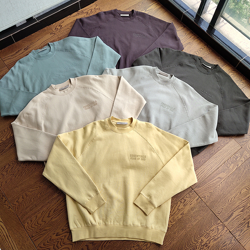 ESSENTIAL SWEATSHIRTS (33)