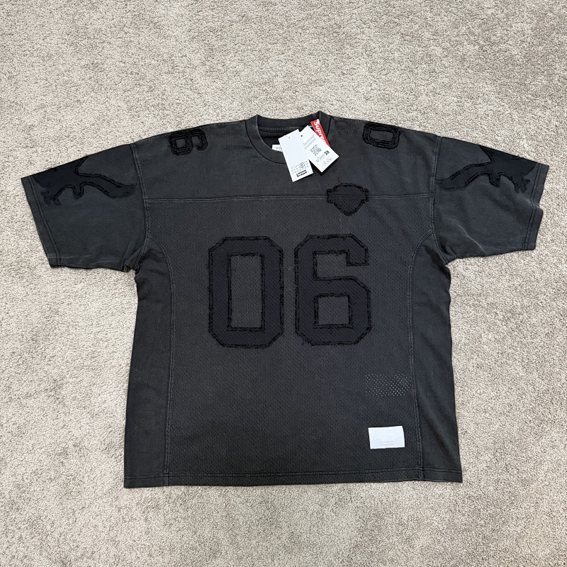 SUPREME (2)