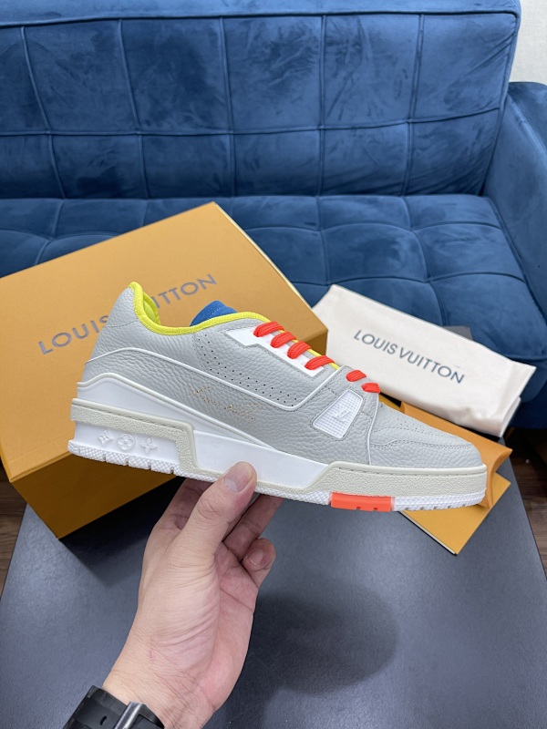 LOUIS VUITTON L@V Trainer Sneakers (166)
