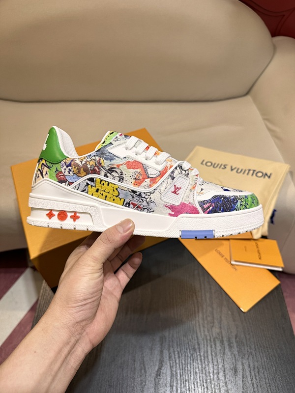LOUIS VUITTON SKATE TRAINER (207)