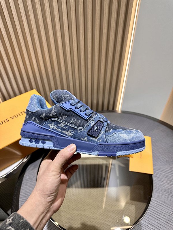 LOUIS VUITTON L@V Trainer Sneakers (62)