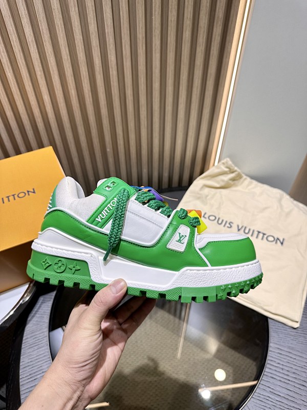 LOUIS VUITTON SKATE TRAINER (109)