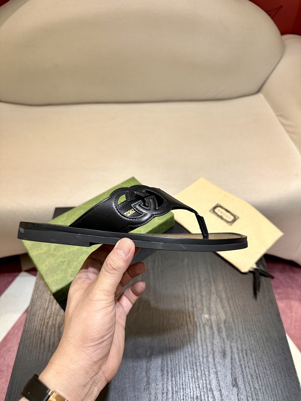 GUCCI SHOES (135)
