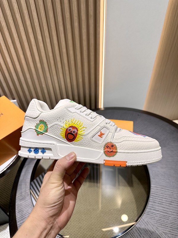 LOUIS VUITTON SKATE TRAINER (156)