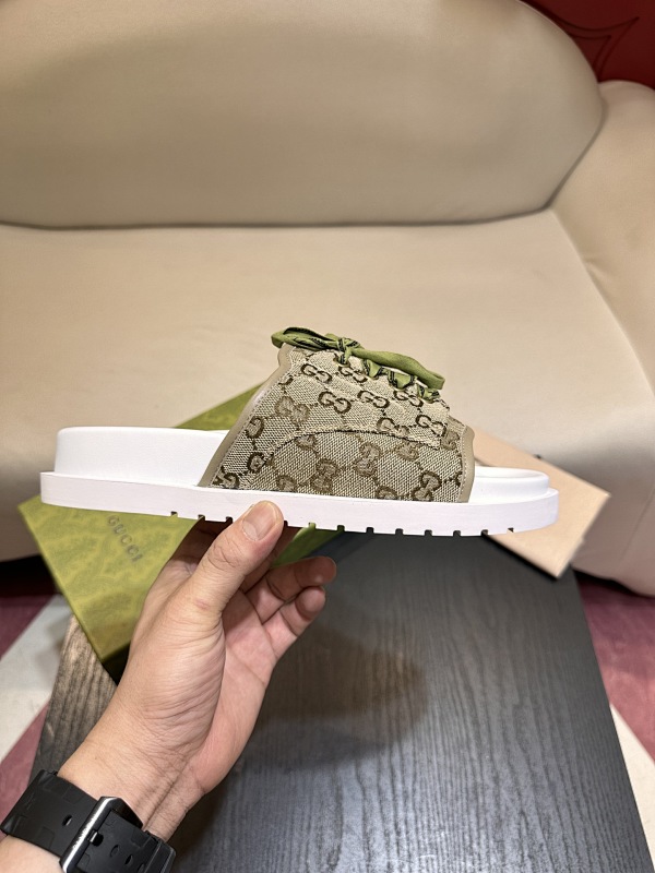 GUCCI SHOES (151)