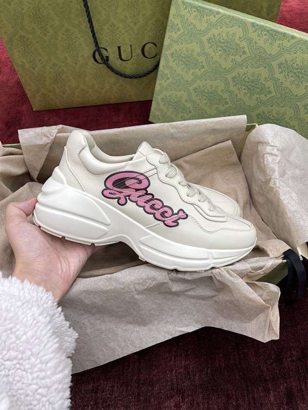 GUCCI SHOES (24)