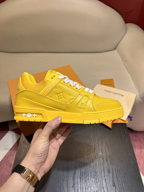 LOUIS VUITTON L@V Trainer Sneakers (112)