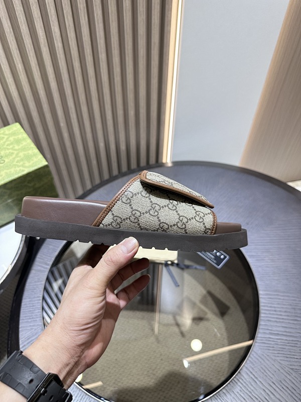 GUCCI SHOES (126)