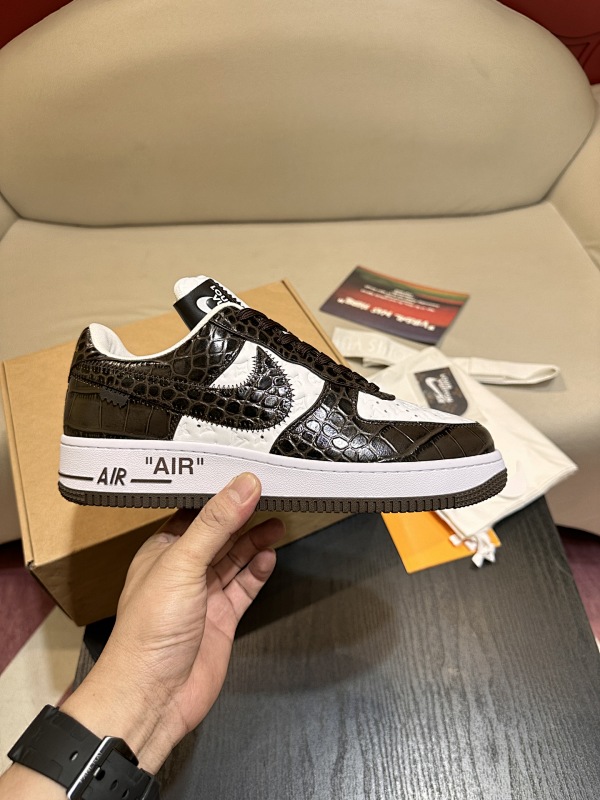 LOUIS VUITTON SKATE TRAINER (272)