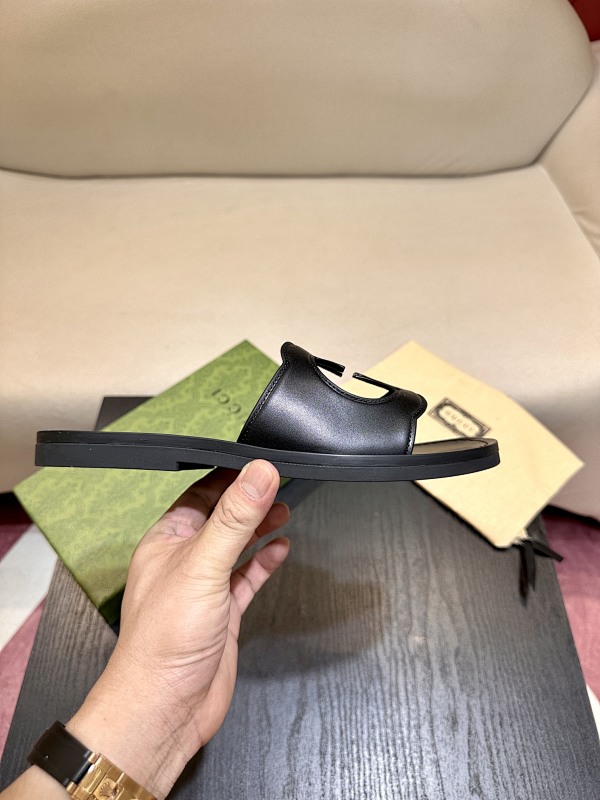 GUCCI SHOES (136)