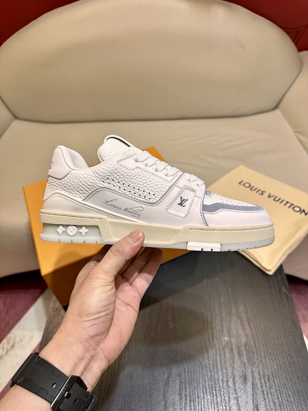 LOUIS VUITTON SKATE TRAINER (203)