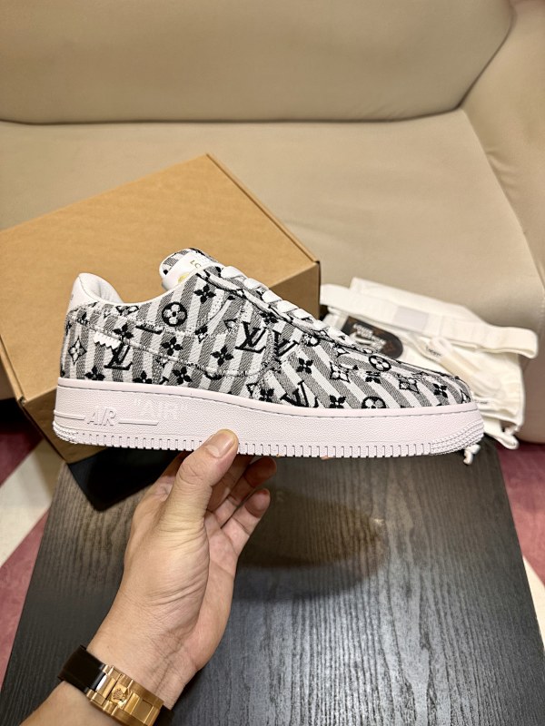 LOUIS VUITTON SKATE TRAINER (267)