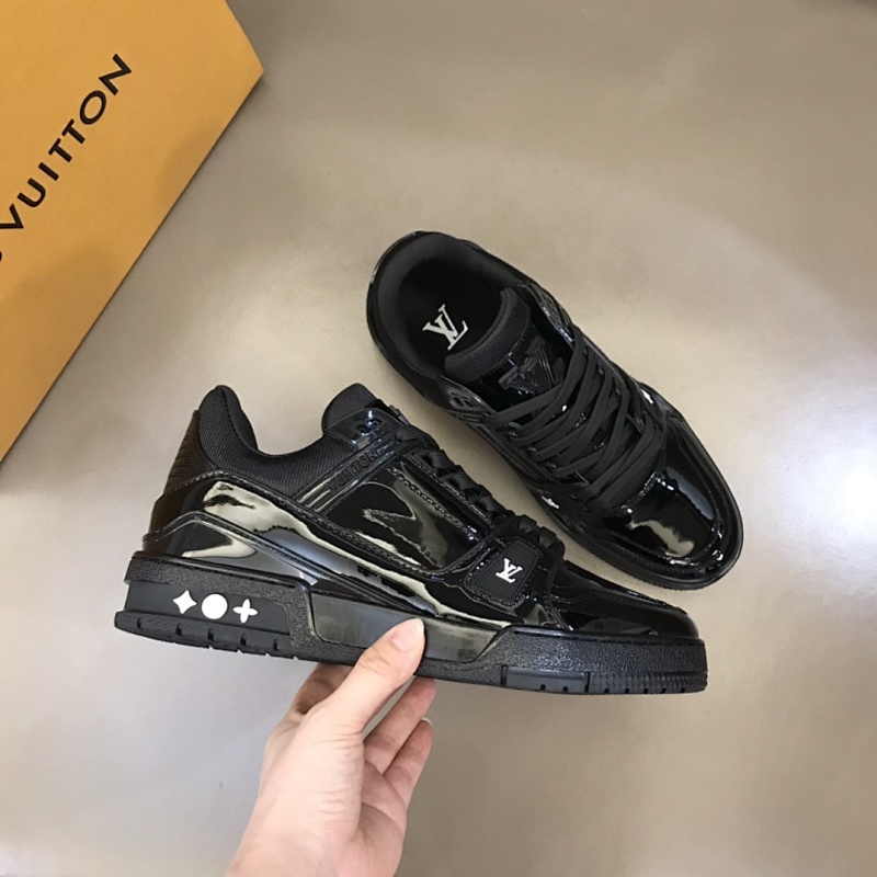 LOUIS VUITTON L@V Sneakers (9)