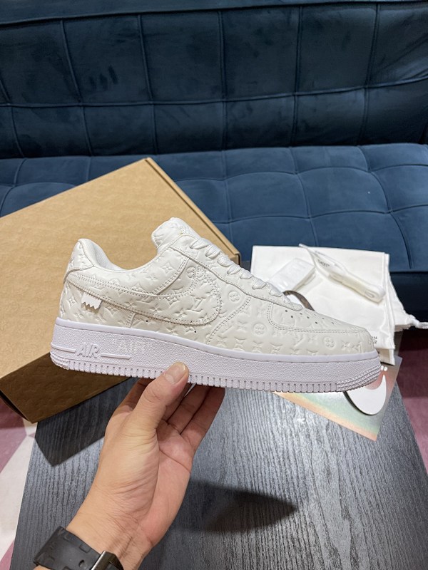 LOUIS VUITTON L@V x Nike Air Force 1 (15)